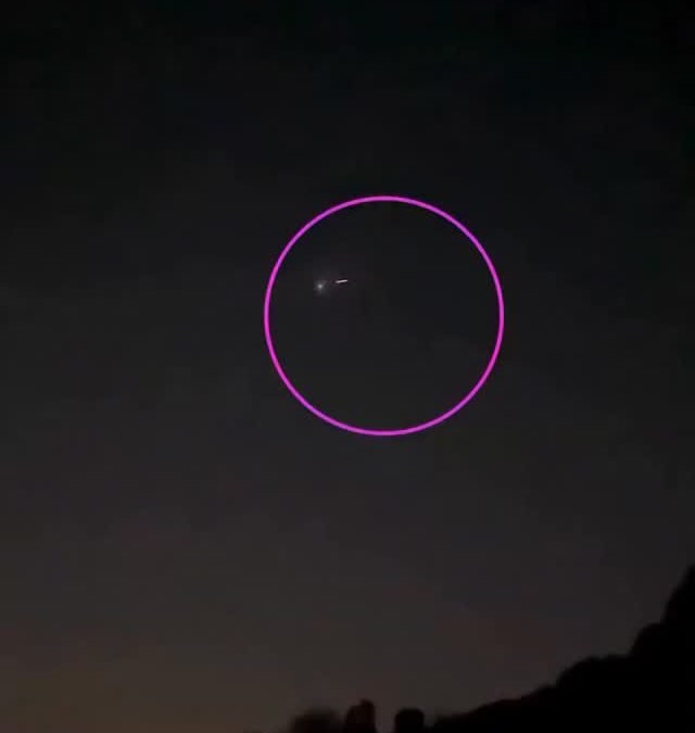 🛸 Wild footage out of Italy — an alleged UFO appears to open a glowing portal in the sky before vanishing into thin air. Real anomaly, clever VFX, or another viral hoax? You decide.  Italy Portal Disclosure UFOs UnidentifiedAerialPhenomena Extrater